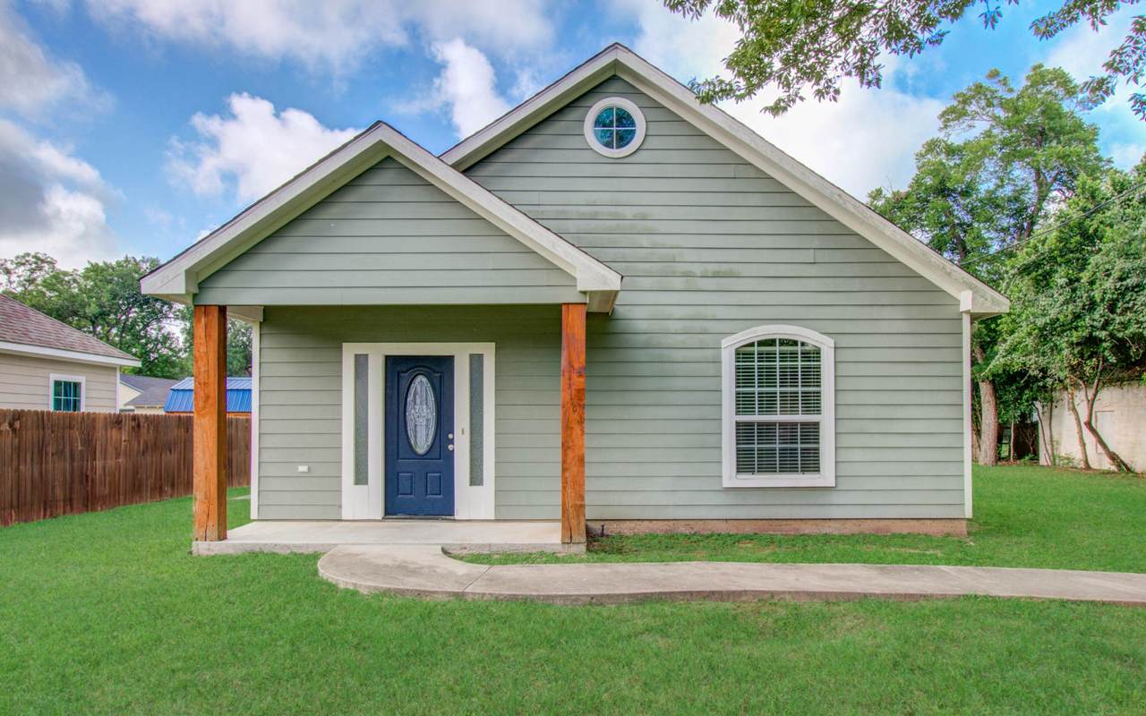 1127 Jackson Street - Photo 1
