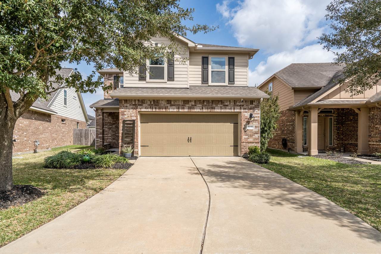 8218 Pine Creek Bend - Photo 1