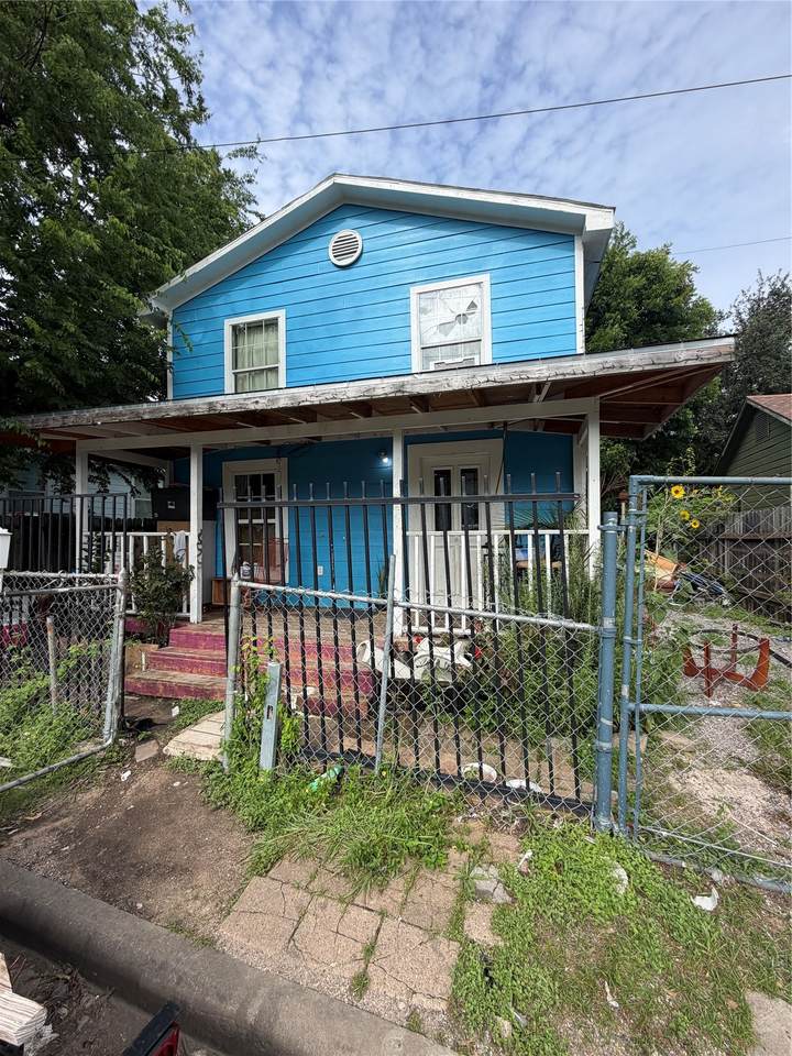3400 Bella Vista Street - Photo 1
