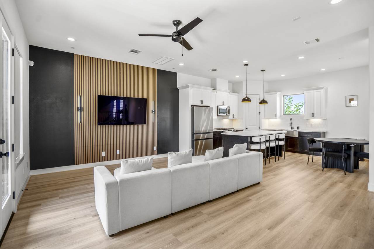 3705 Cortlandt Street - Photo 1