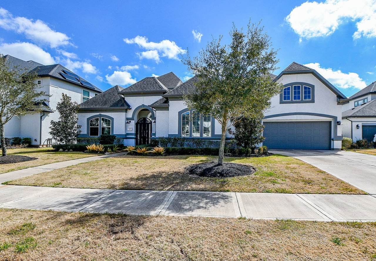 5423 Priamus Drive - Photo 1