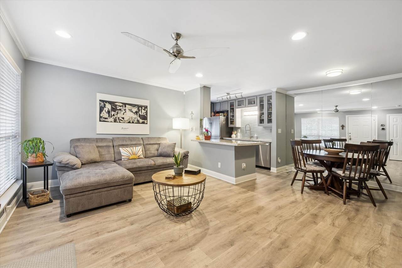 1880 White Oak Drive - Photo 1