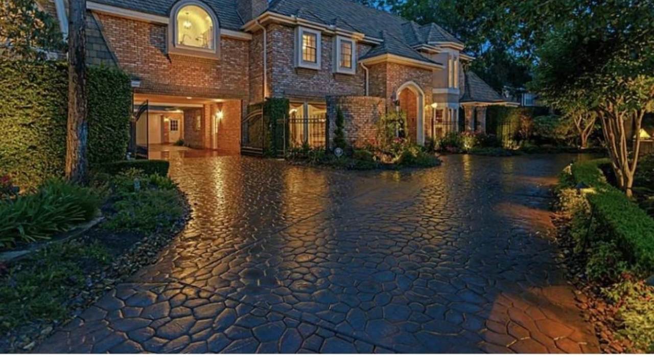 2819 Cedar Woods Place - Photo 1