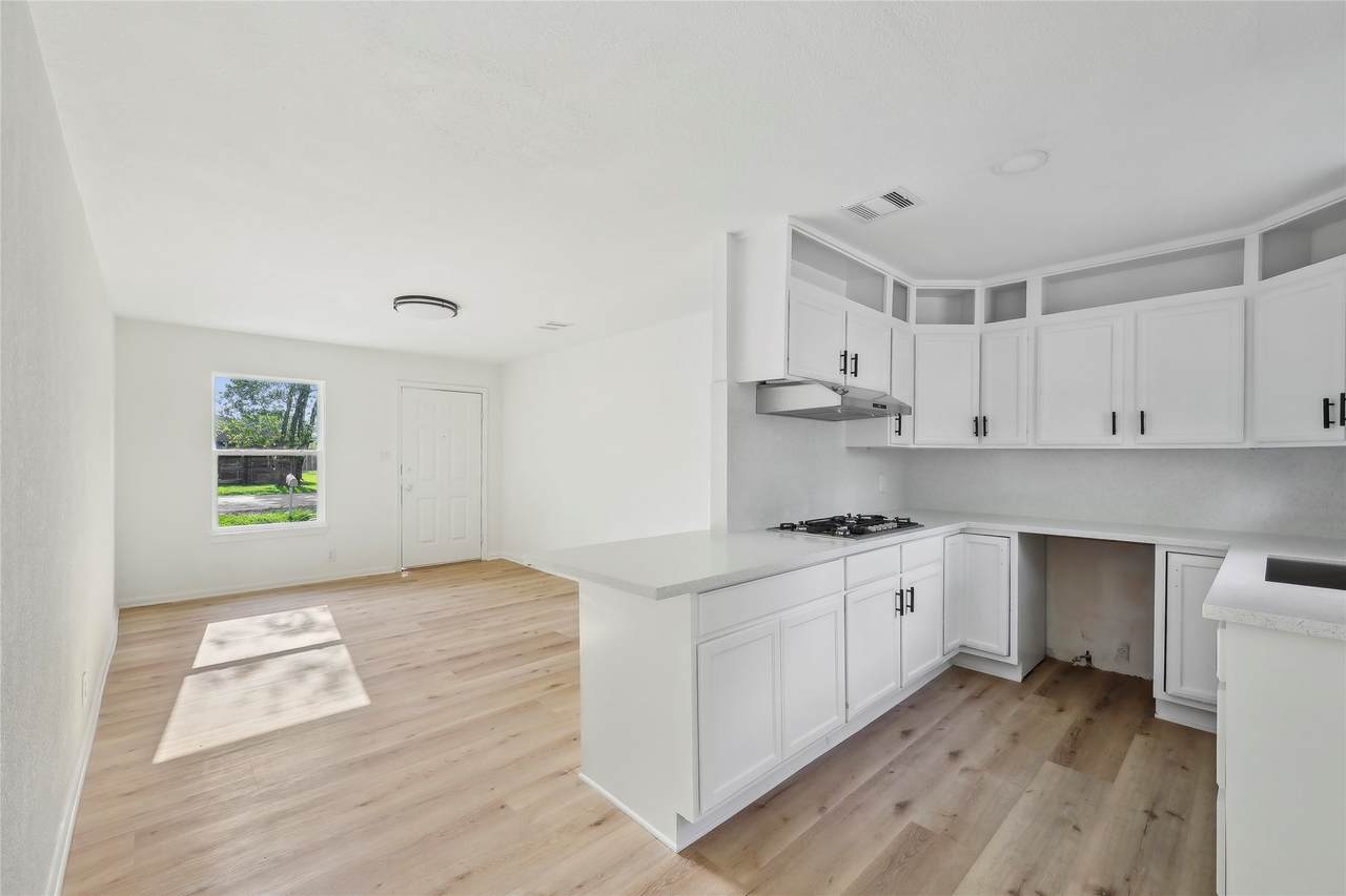 750 Jeny Lane - Photo 1