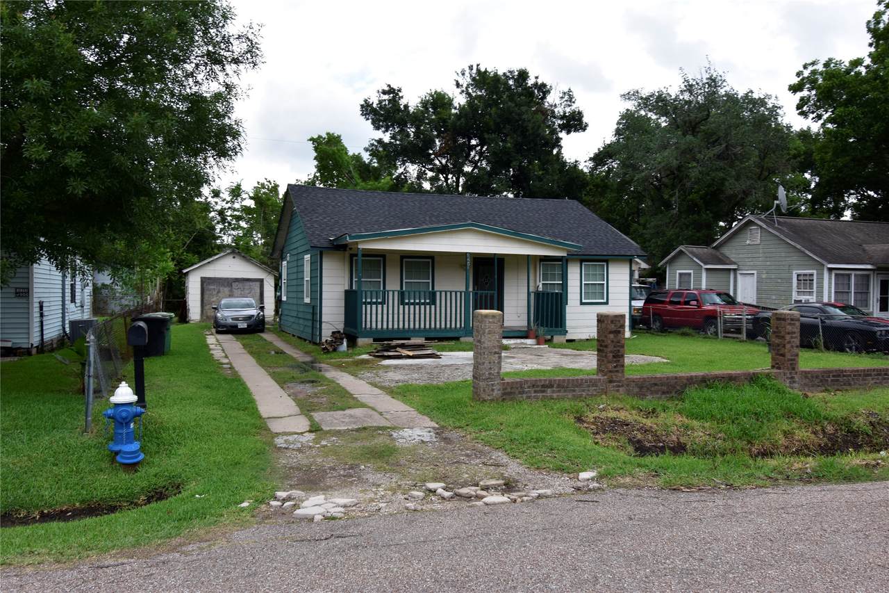 6229 Clover Ridge Street - Photo 1
