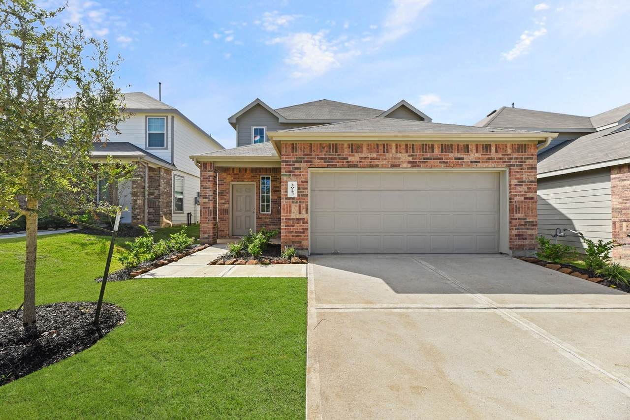 2923 August Mist Ln - Photo 1