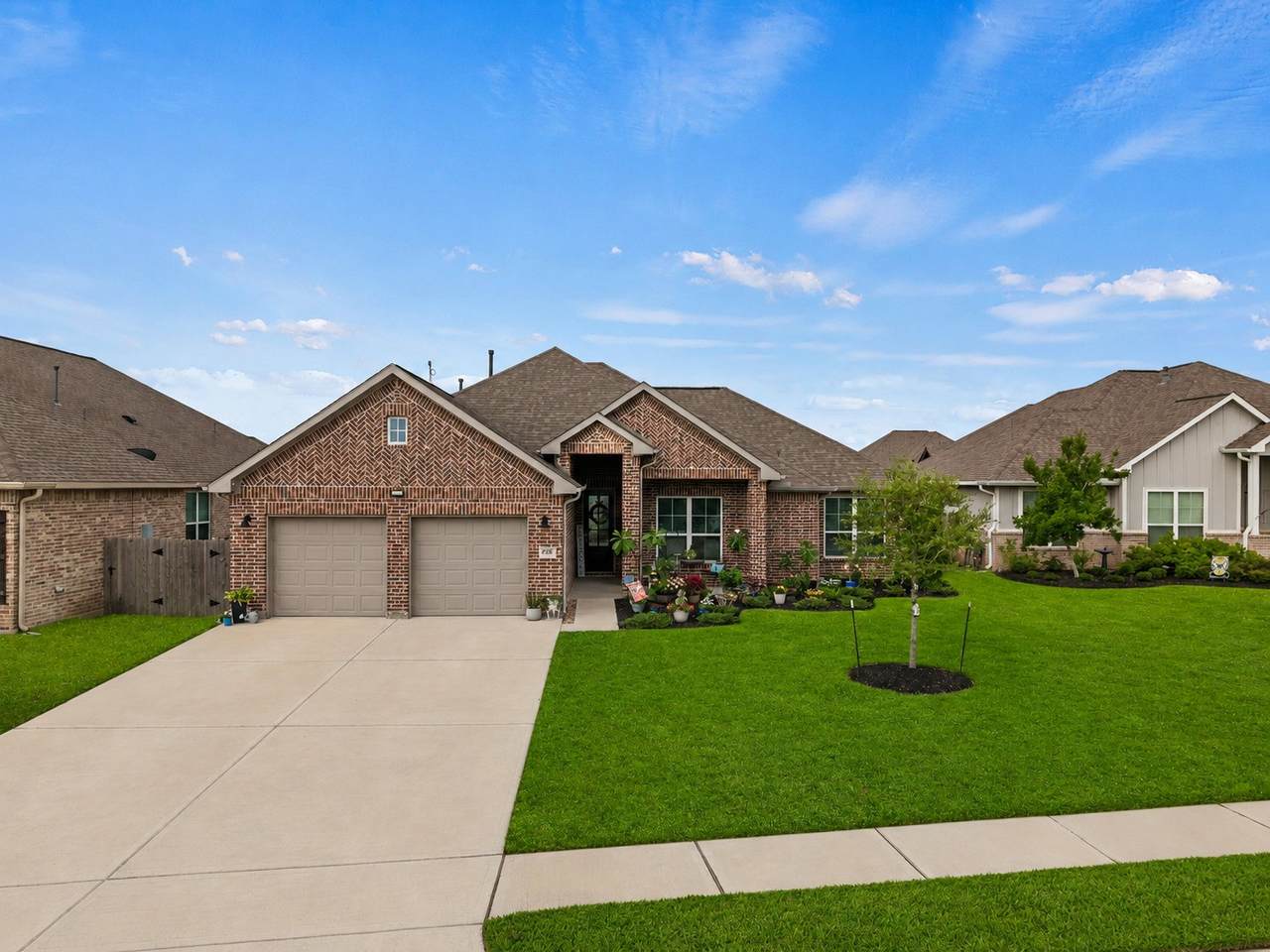 426 Hunters Crossing Drive - Photo 1