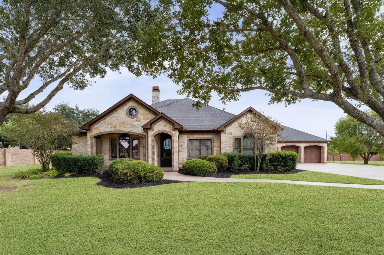 1303 Raven Lane - Photo 1