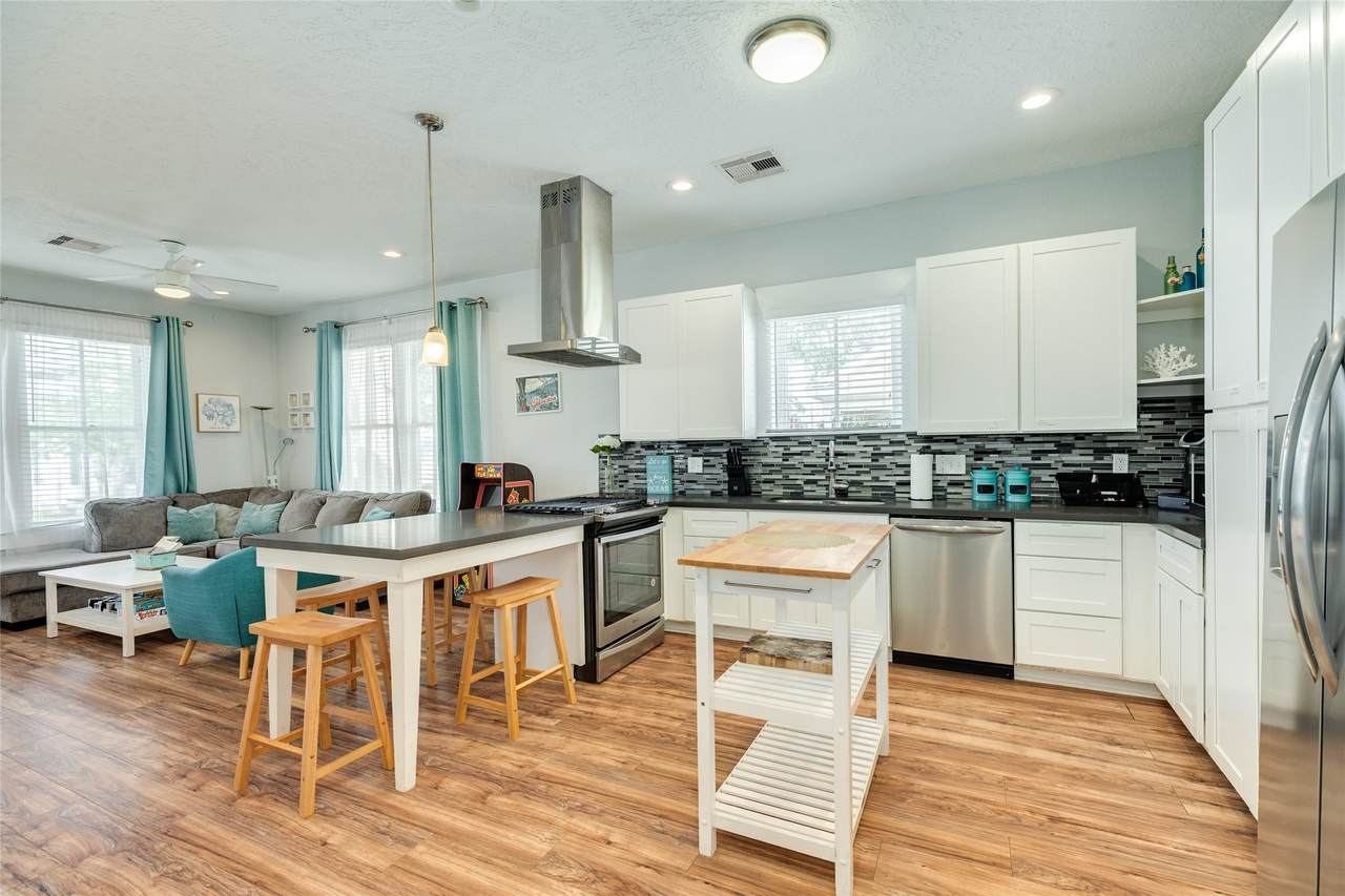 1516 37th Street - Photo 1