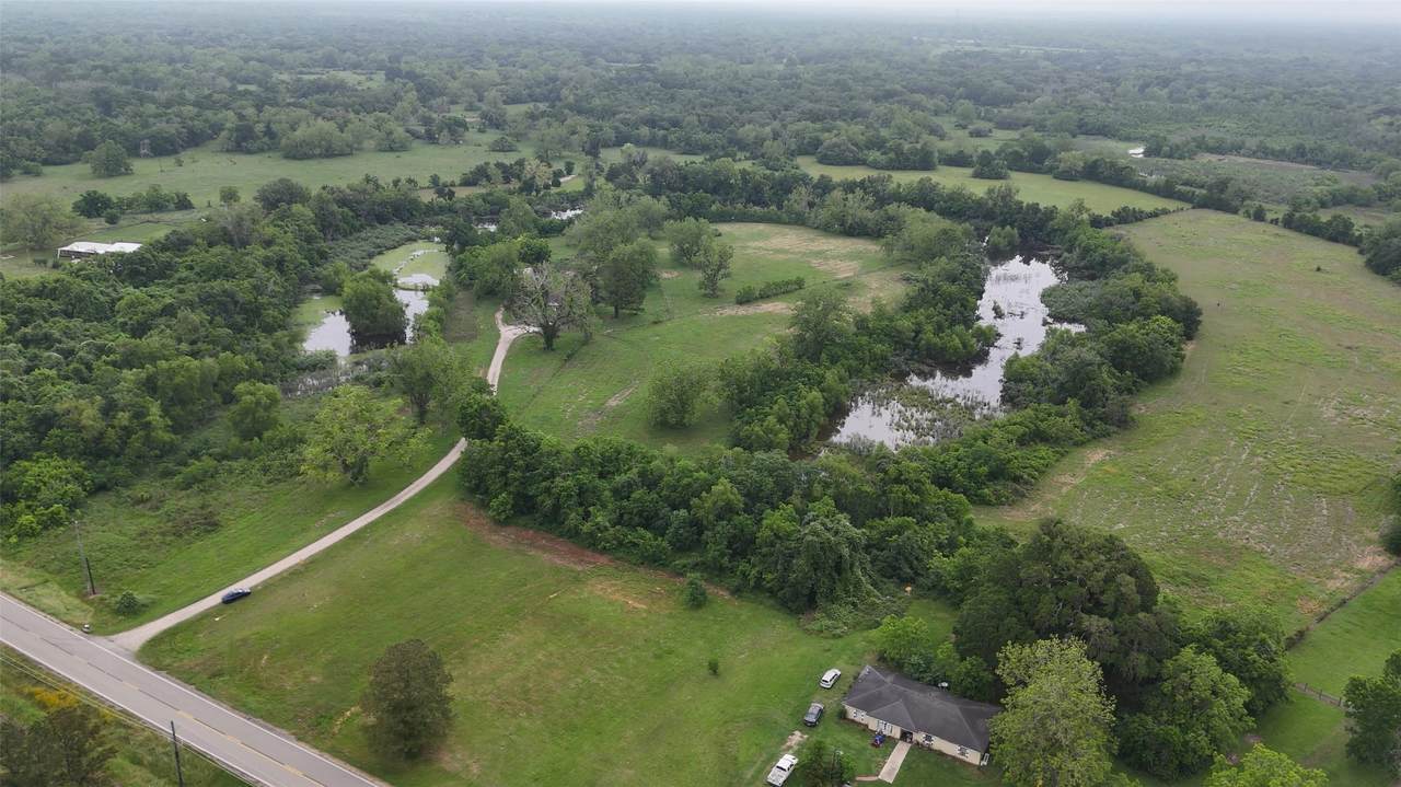 2627 Fm 524 - Photo 1