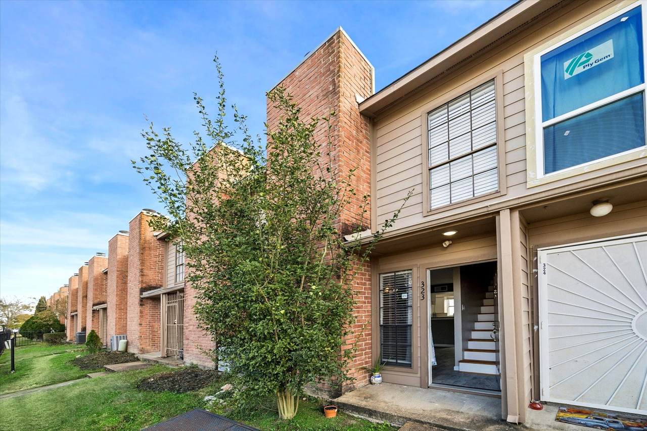 10501 South Drive - Photo 1