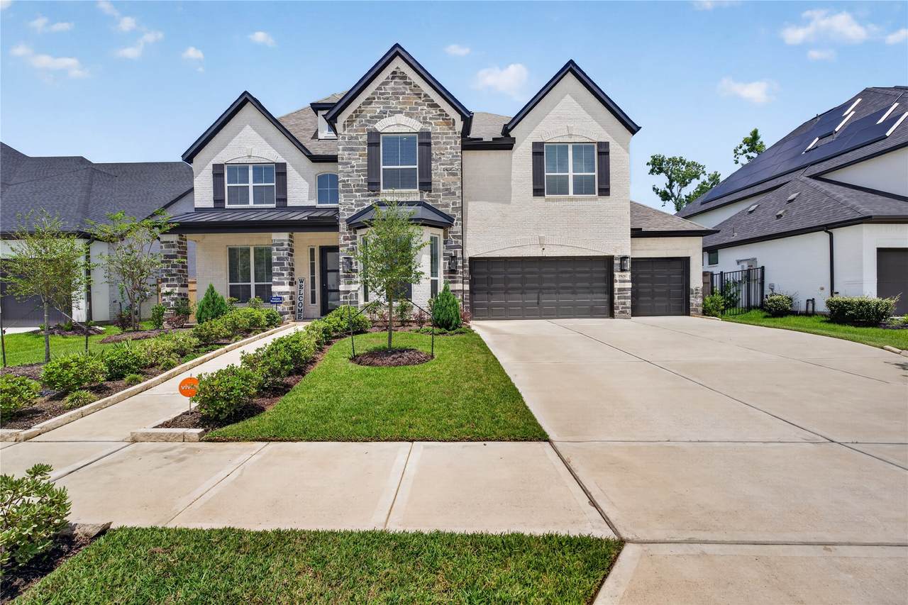 1923 Cathedral Bend Drive - Photo 1