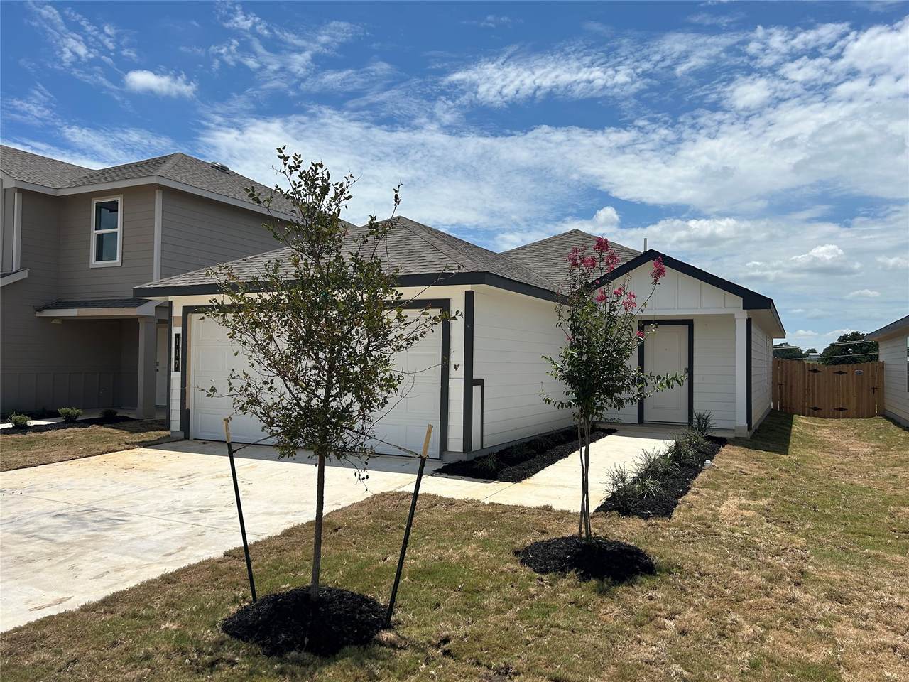 117 Mullins Drive - Photo 1