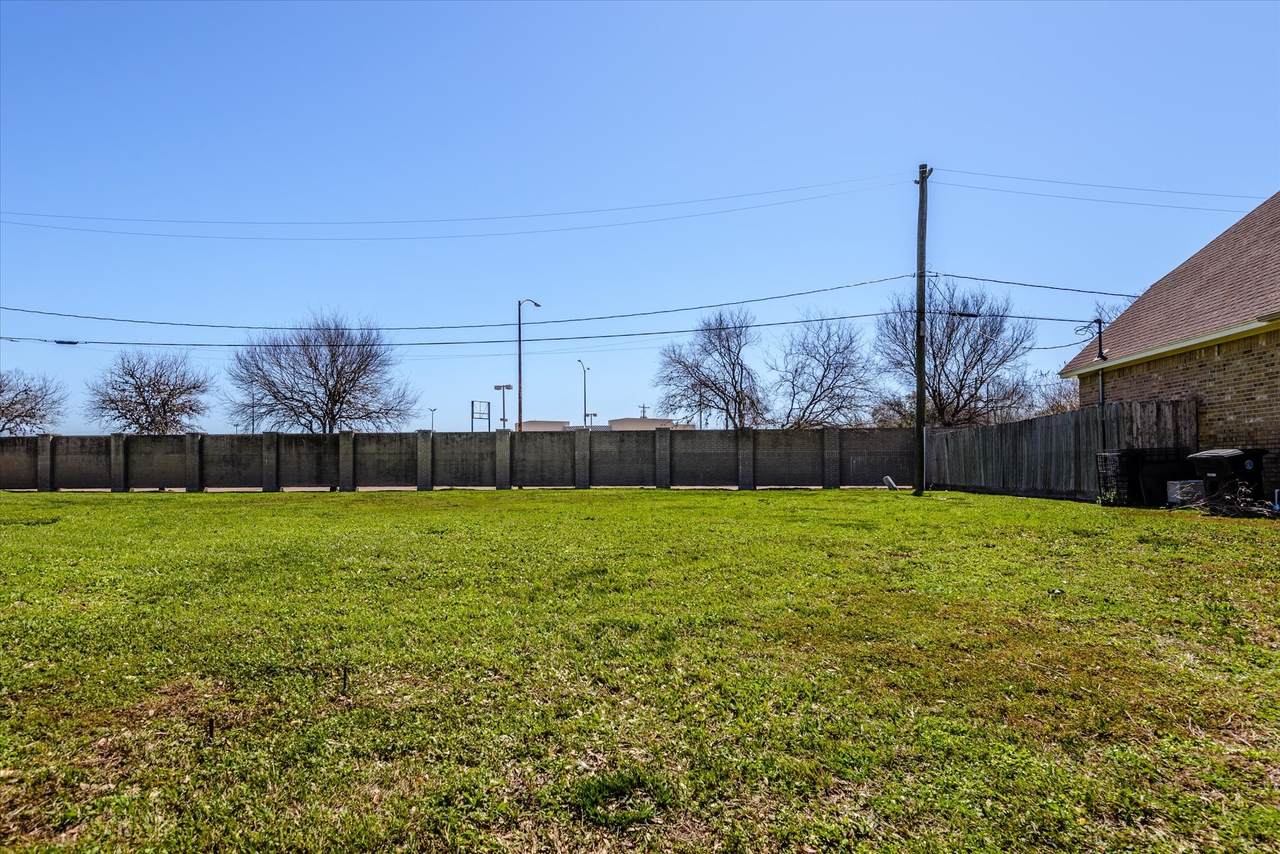 4014 England Court Court - Photo 1