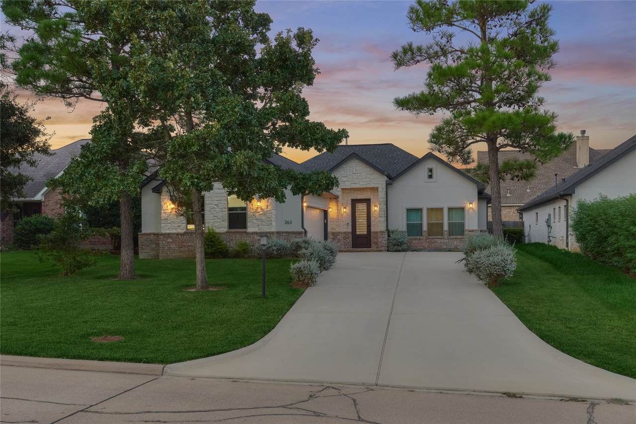 263 Bentwood Drive - Photo 1