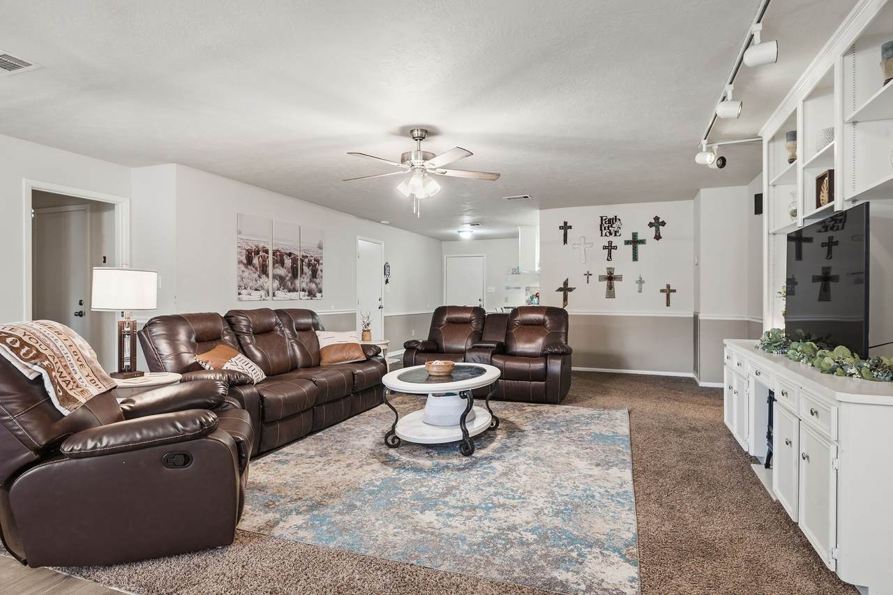 601 Rogers Street - Photo 1