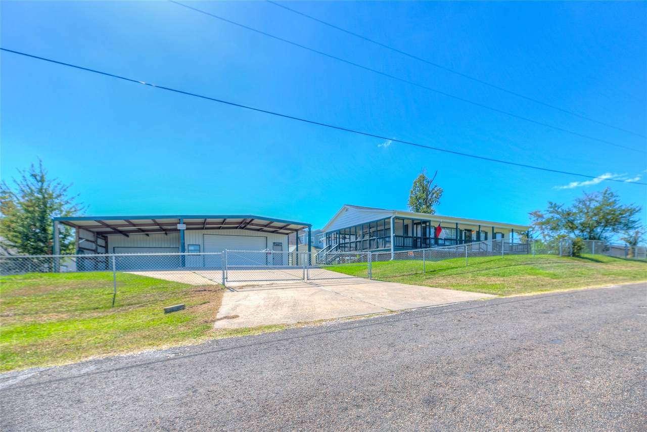 332 Oak Lee Drive - Photo 1