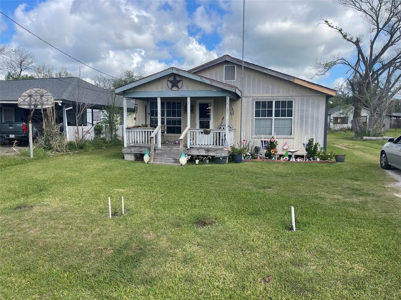 208 Pecan Lane - Photo 1