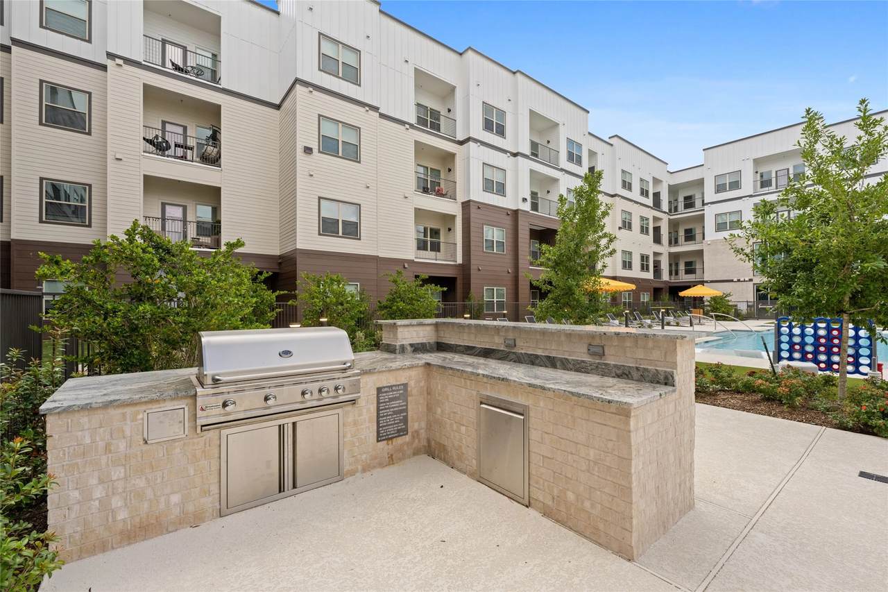 18210 Park Row - Photo 1