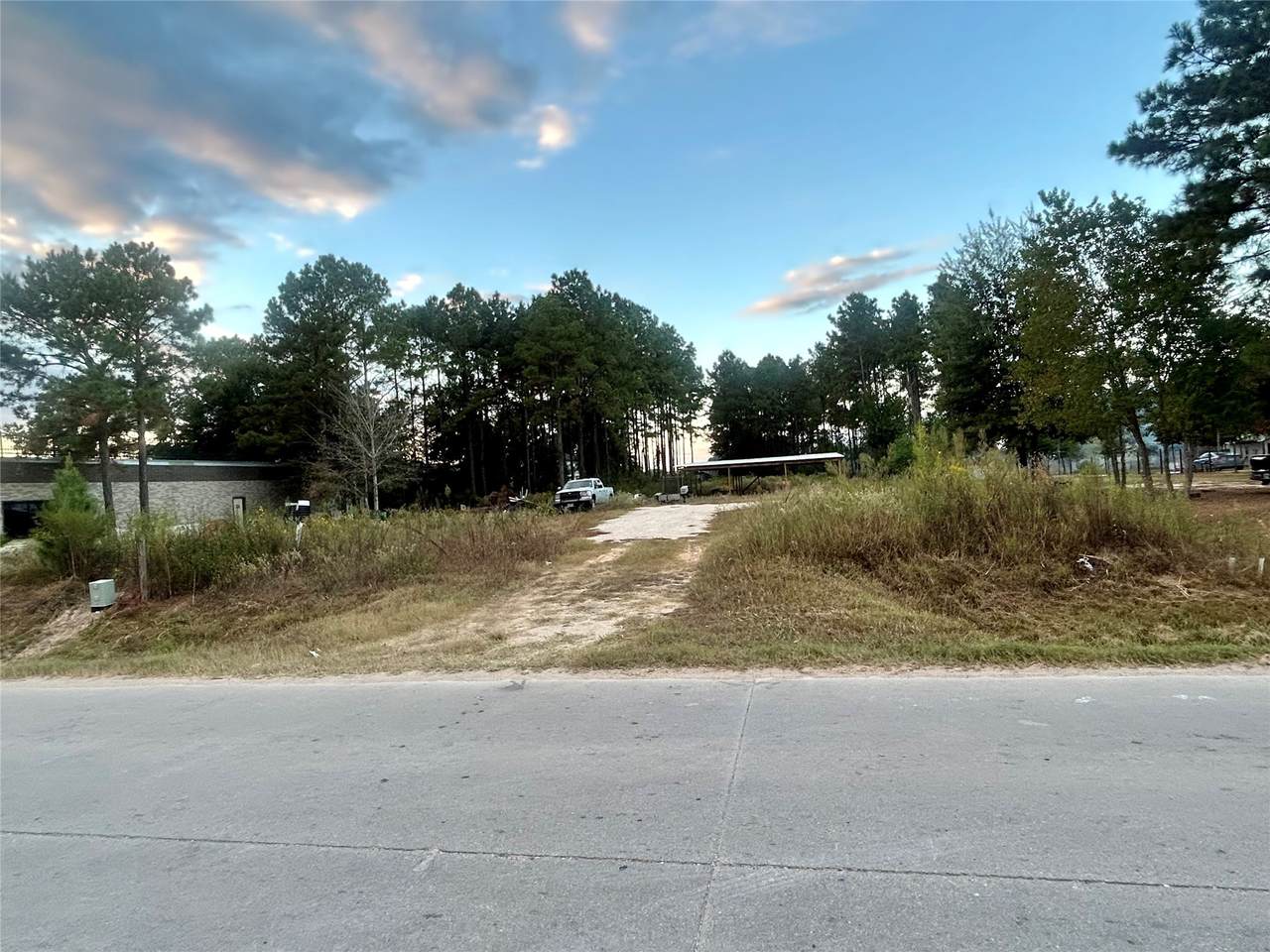 717 County Road 3542 - Photo 1