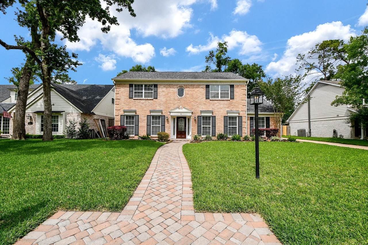 707 Thistlewood Drive - Photo 1