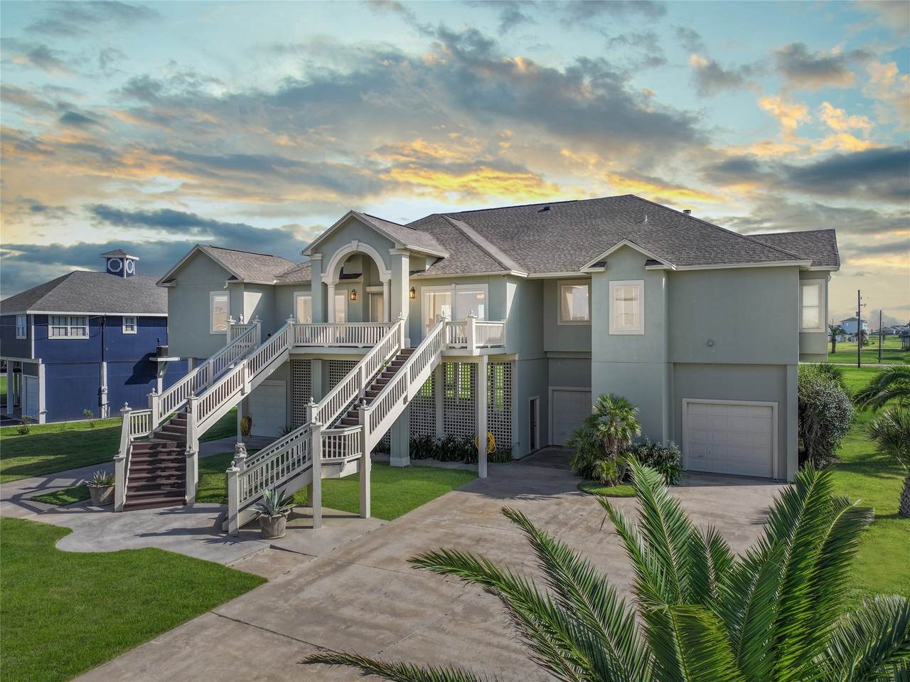 813 Pinata Drive - Photo 1
