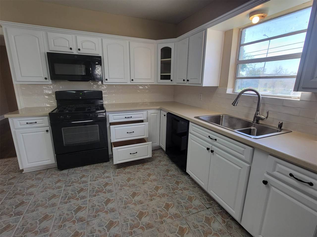 2601 Wheeler Street - Photo 1
