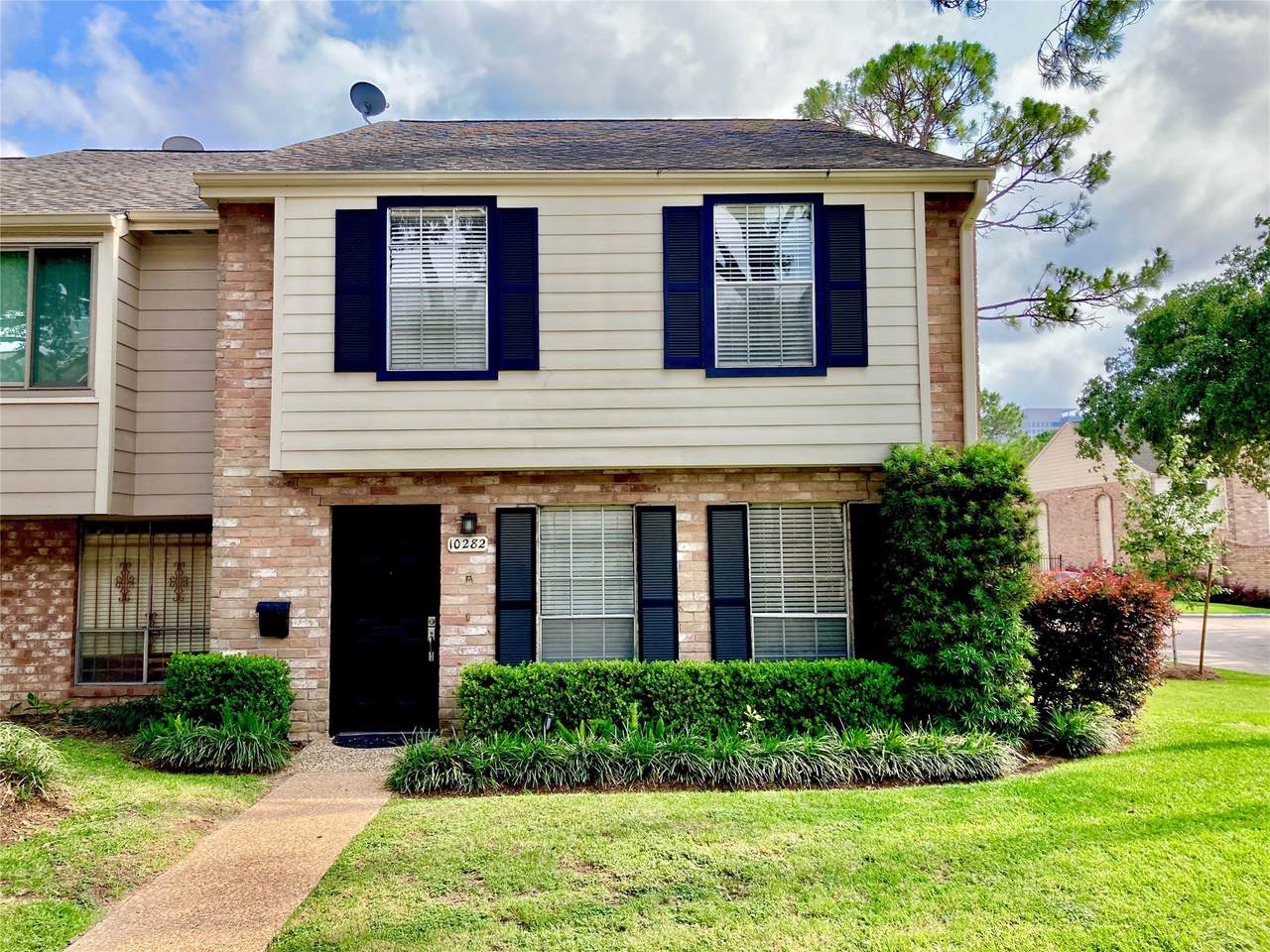 10282 Briar Forest Drive - Photo 1