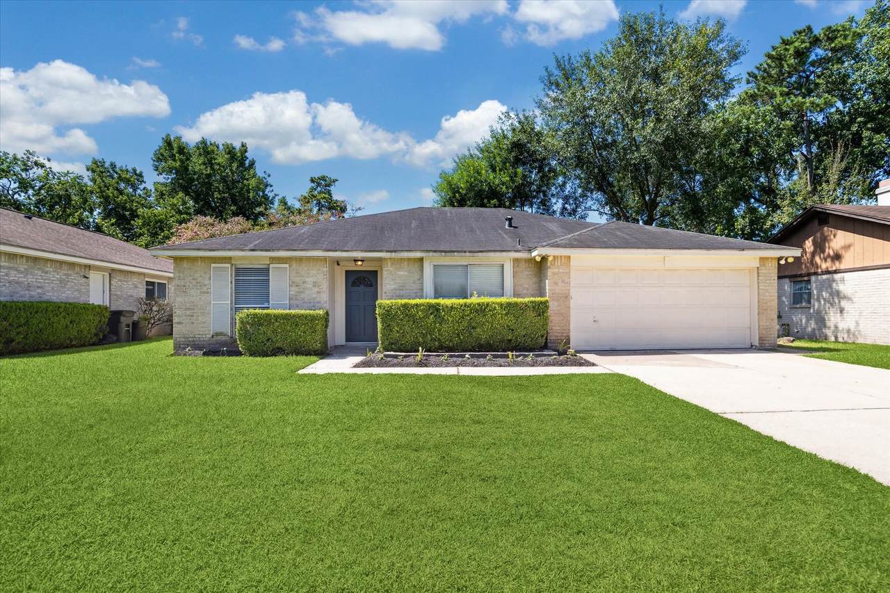 6914 Fox Knoll Lane - Photo 1