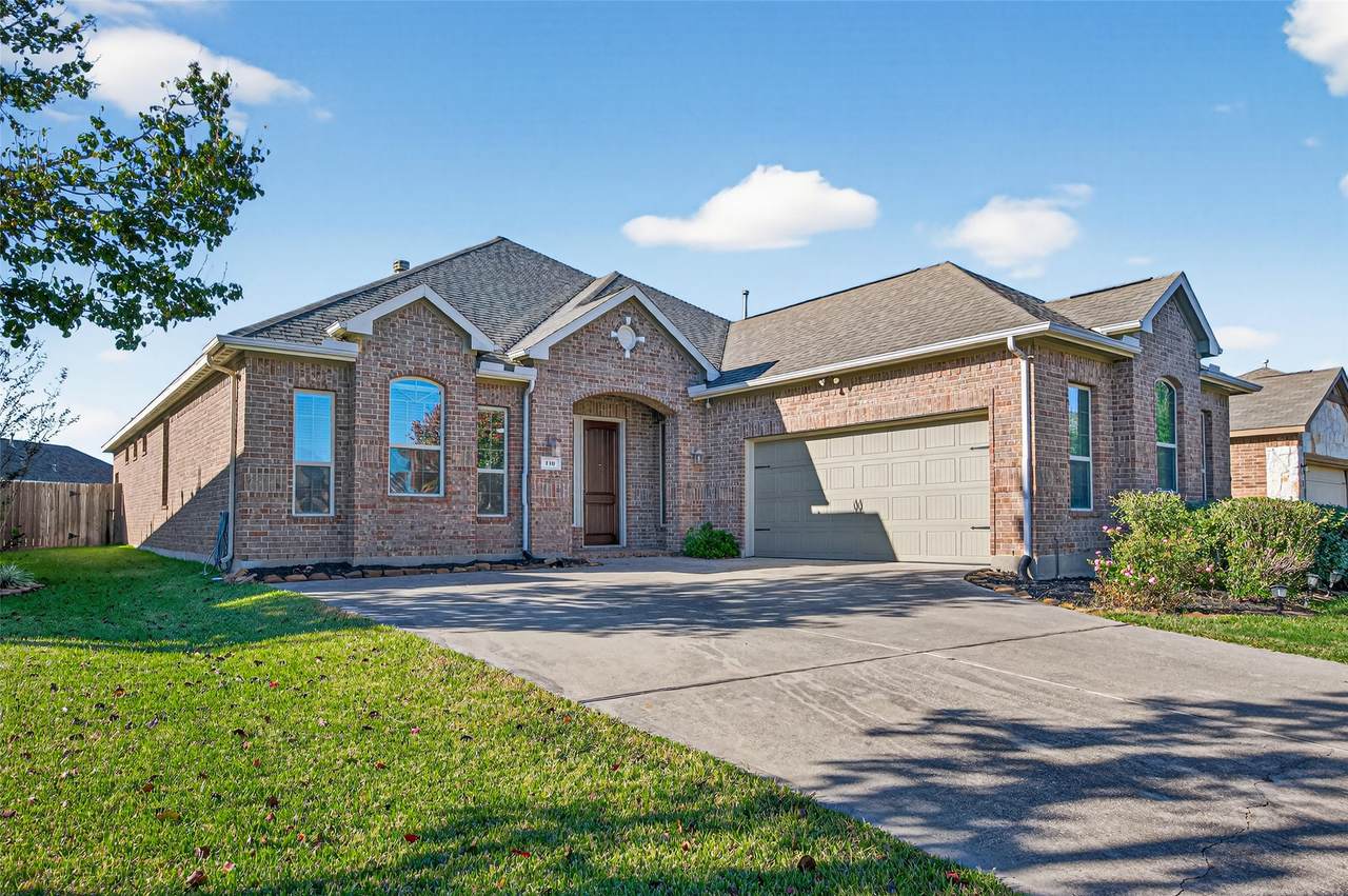 110 Carriage Court - Photo 1