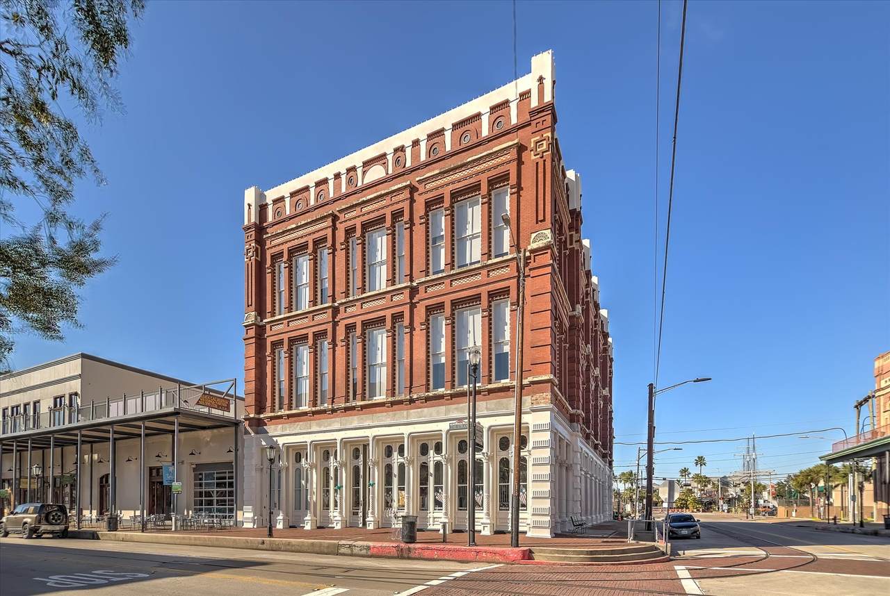 2206 Strand St - Photo 1