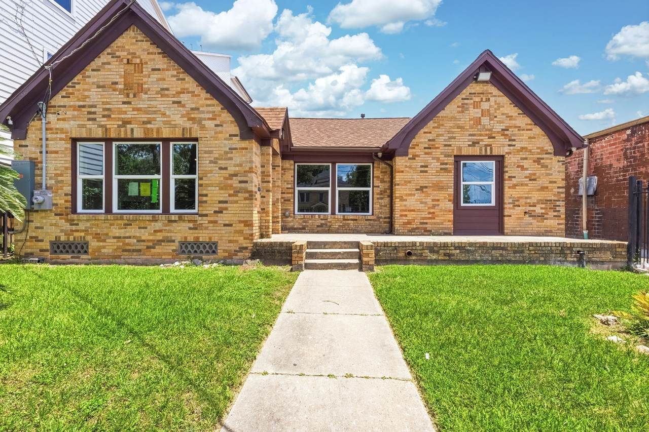1825 Rosedale Street - Photo 1