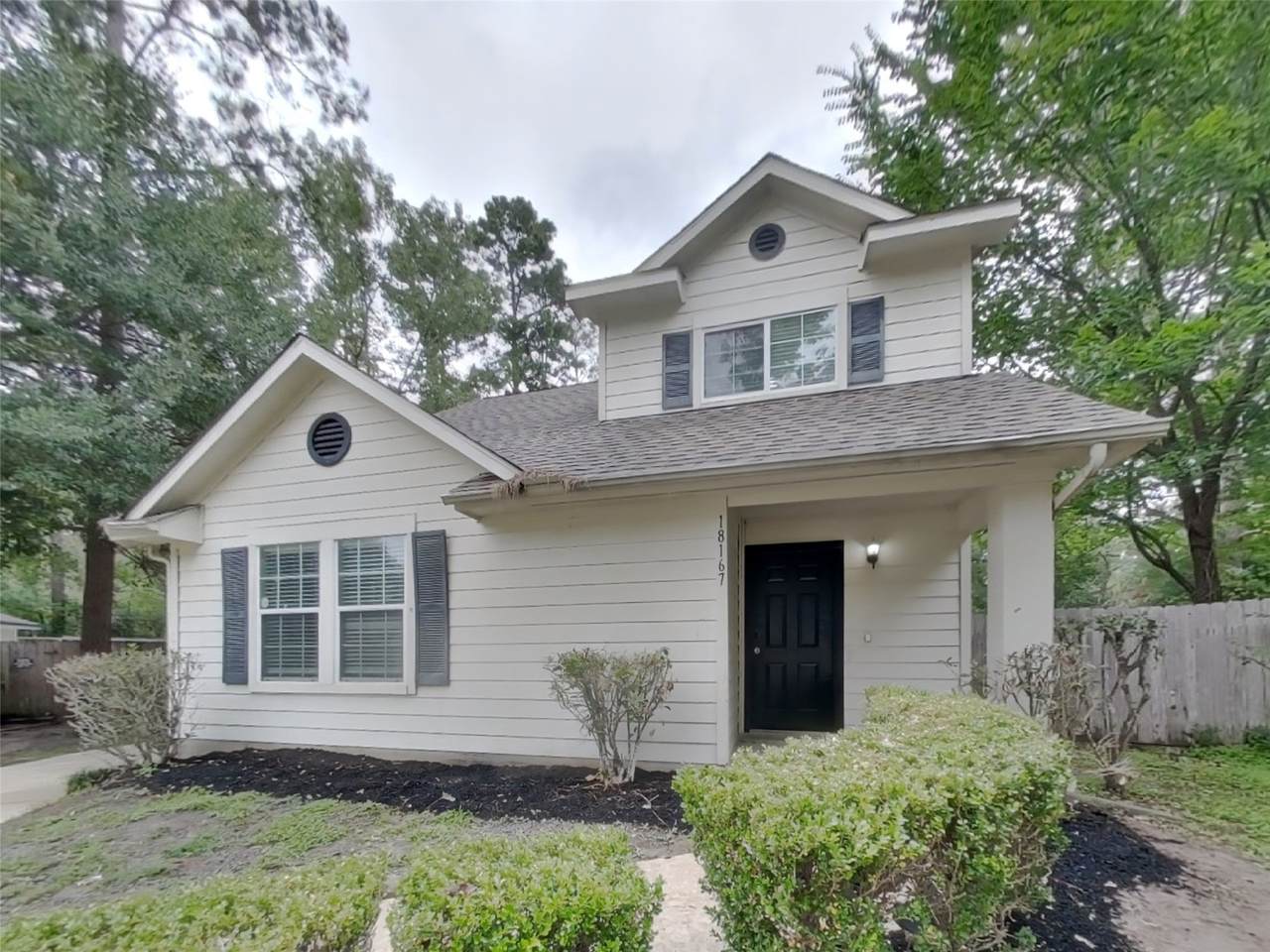 18167 Woodsdale Court - Photo 1