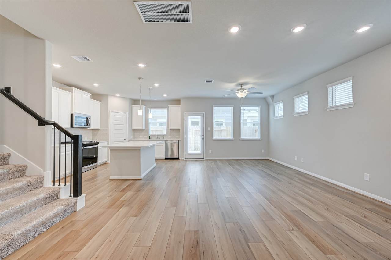 1526 Lakeline Oak Drive - Photo 1