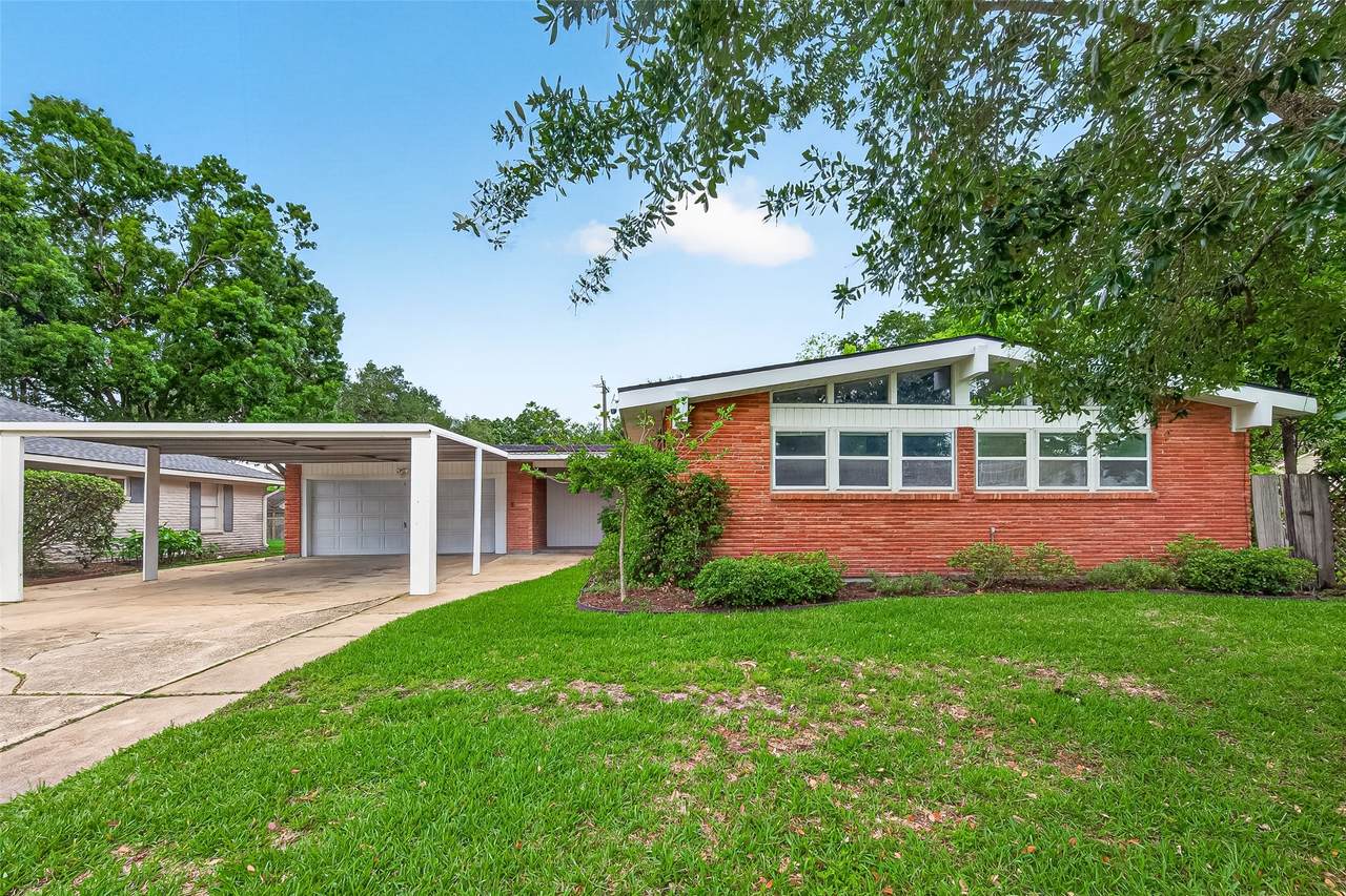 5422 Hummingbird Street - Photo 1