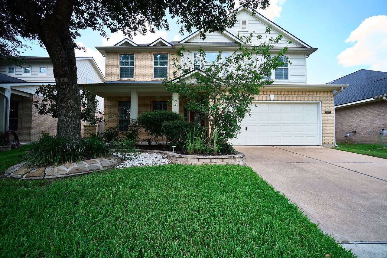 10027 Deer Track Court - Photo 1