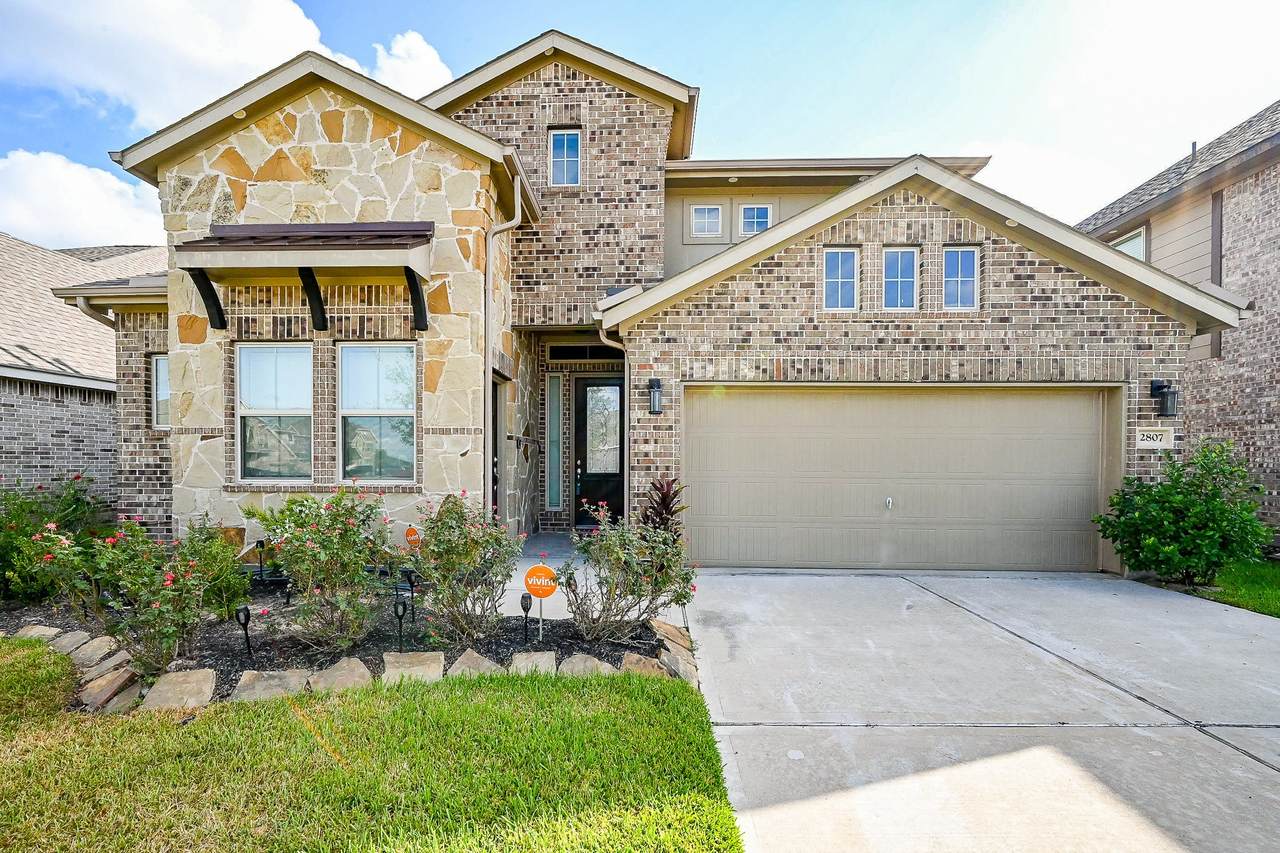 2807 Dry Creek Drive - Photo 1