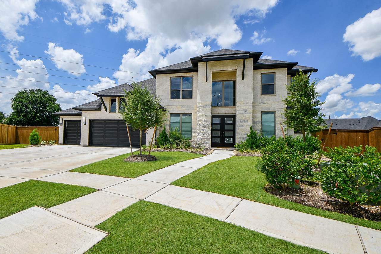 3503 Lauriston Drive - Photo 1