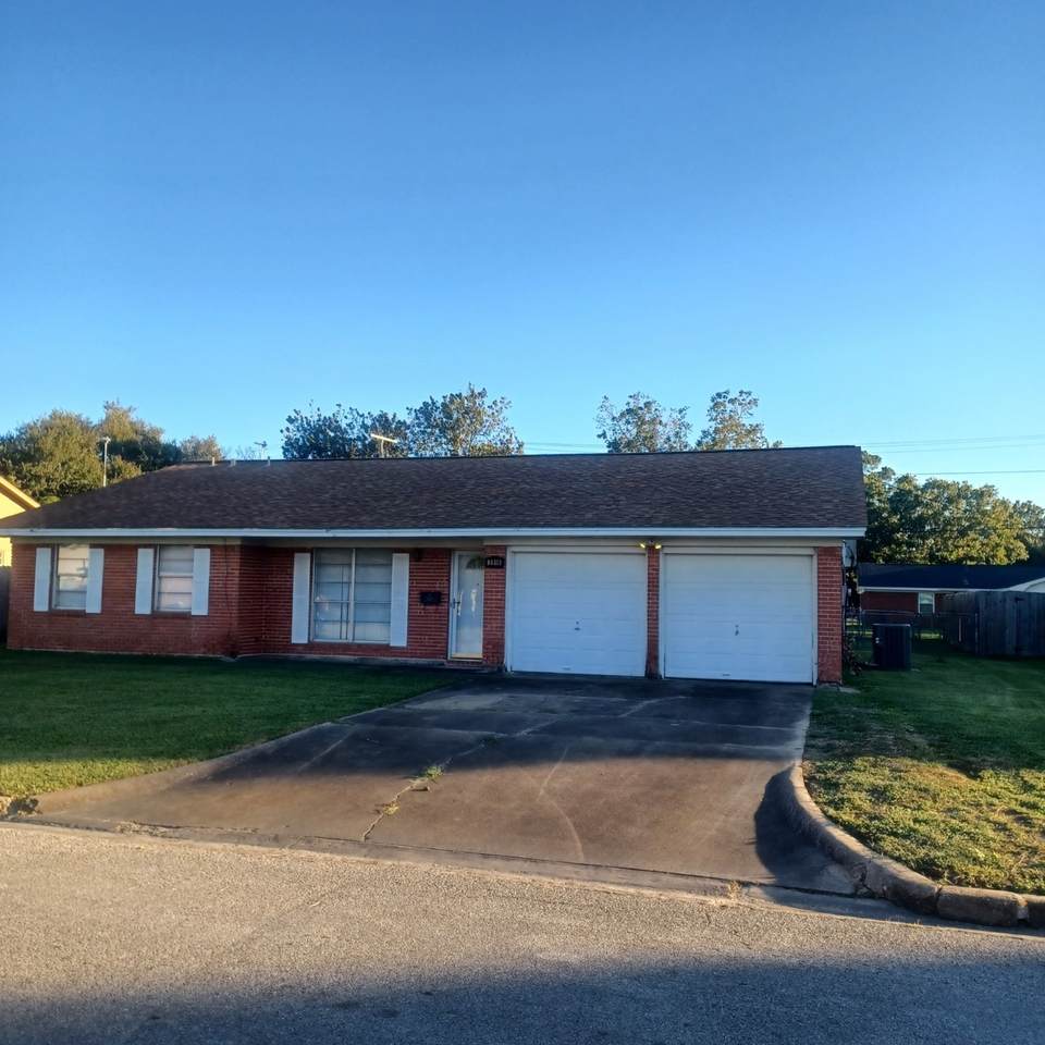 3916 Crescent Drive - Photo 1