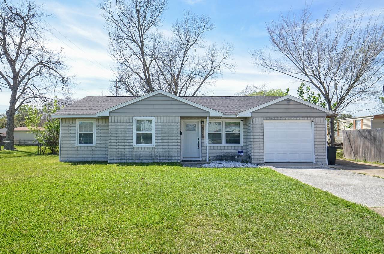 201 Inwood Lane - Photo 1