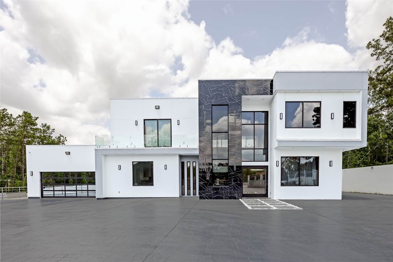 19315 Desna Court - Photo 1