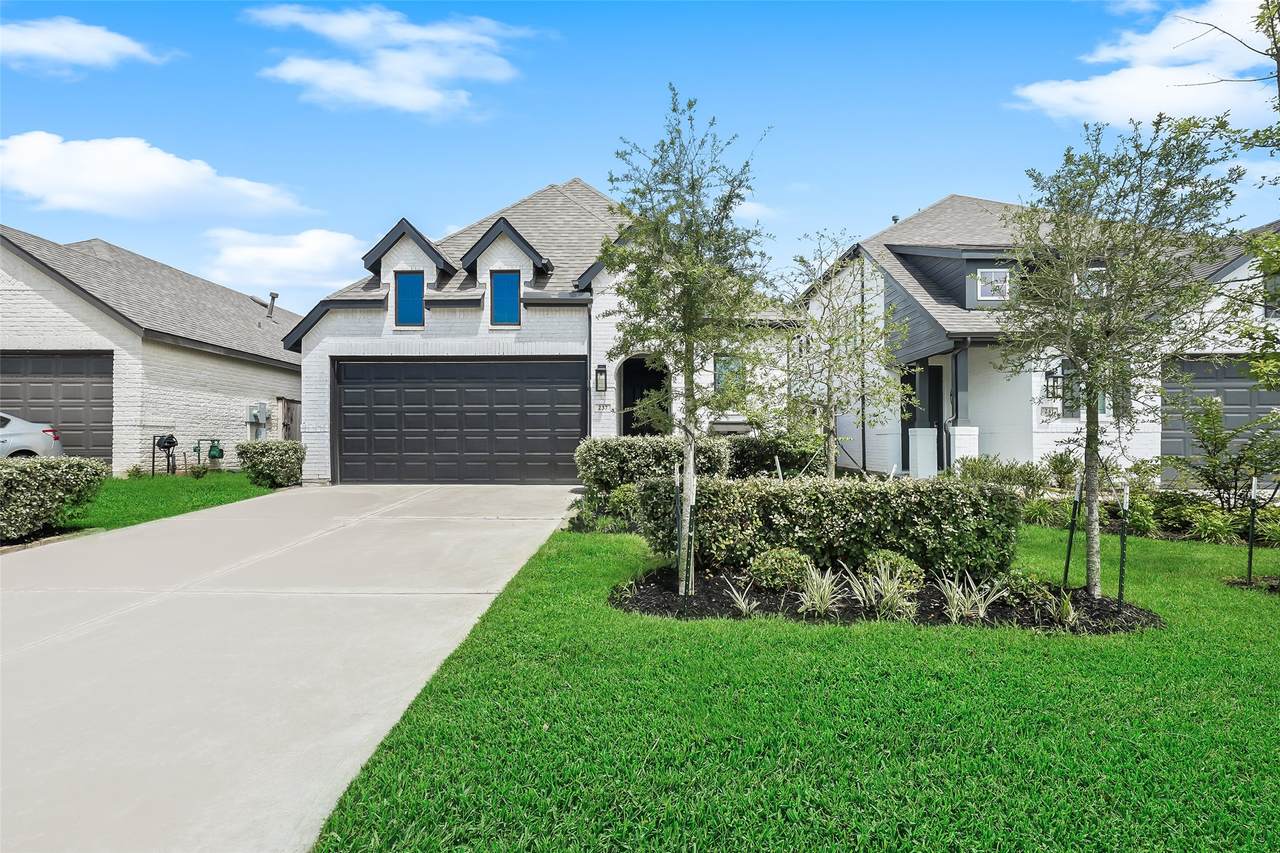 237 Trapper Creek Drive - Photo 1