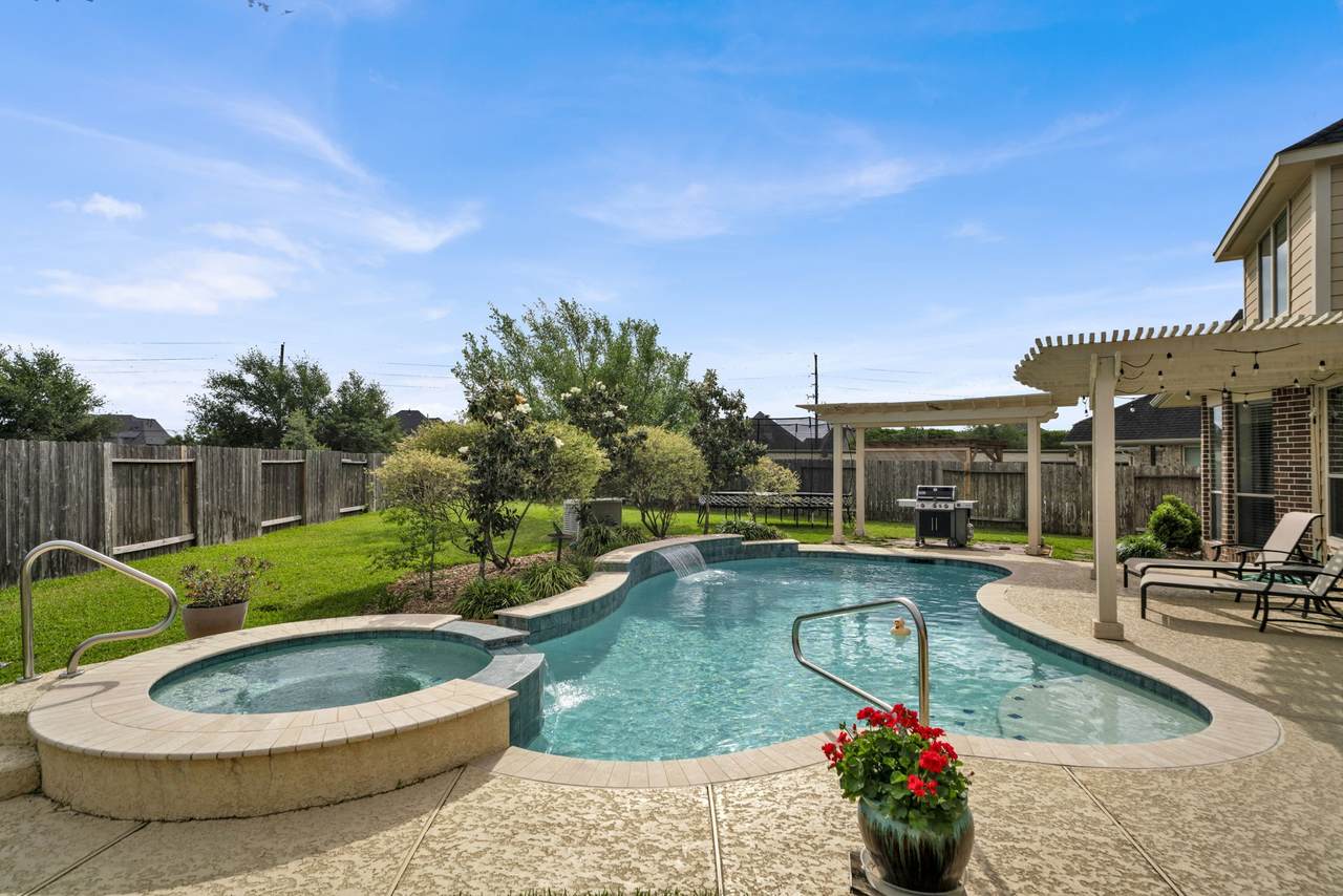 28006 Everett Knolls Drive - Photo 1