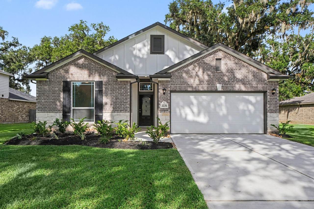 2231 Lakewood Drive - Photo 1