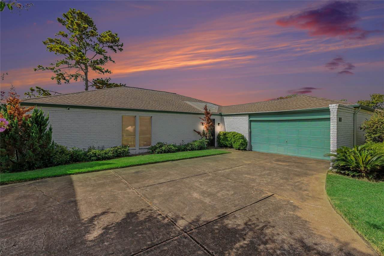 5519 Arncliffe Drive - Photo 1