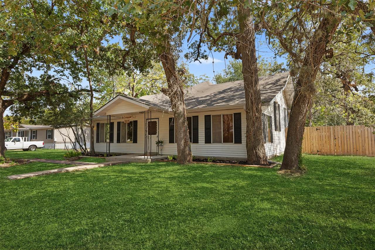 327 12th Street - Photo 1