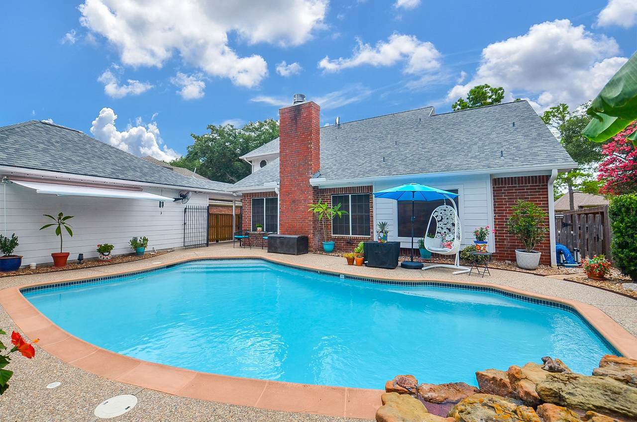 15915 Sweetwater Creek Drive - Photo 1