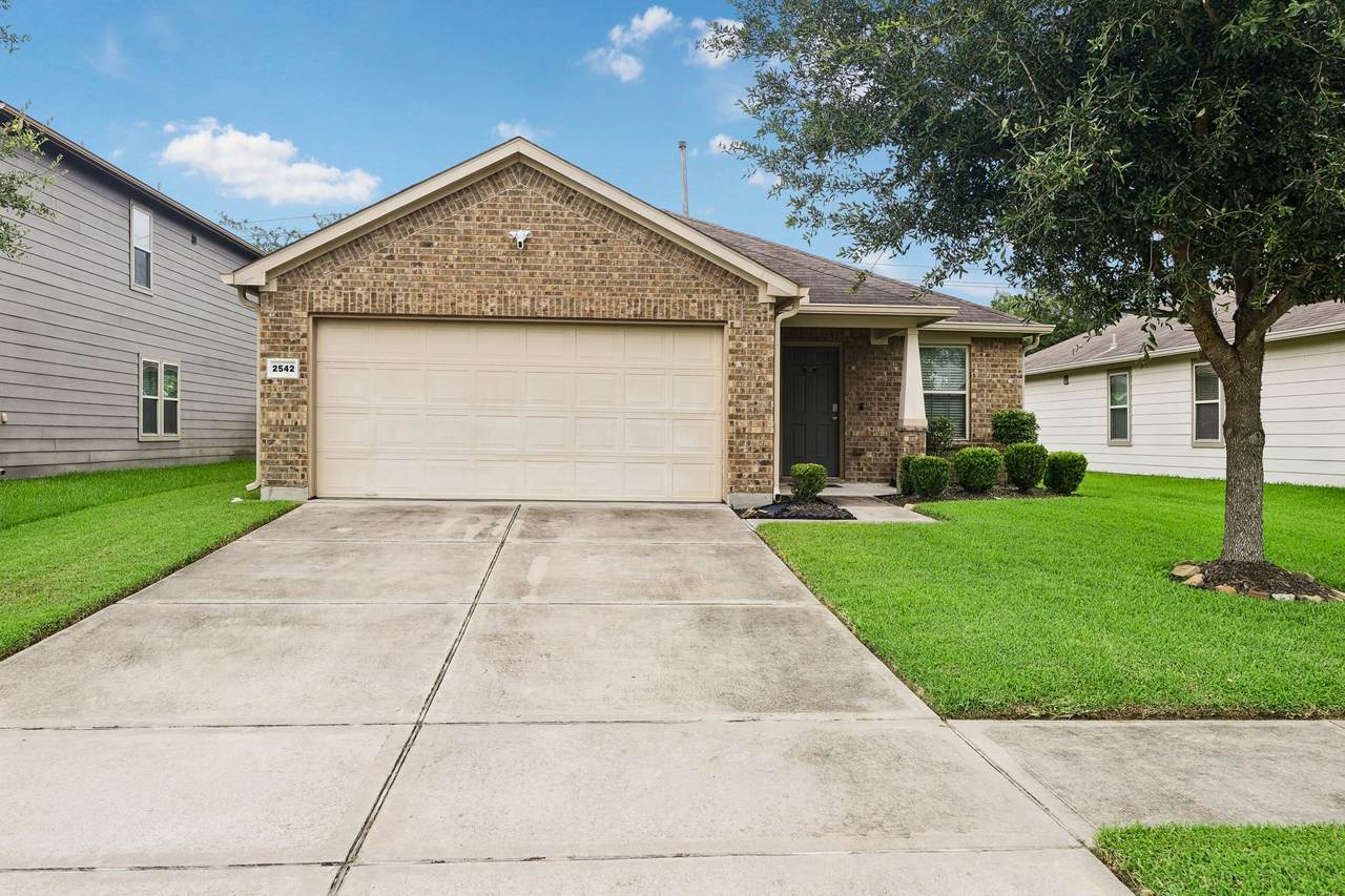 2542 Bedrock Lane - Photo 1