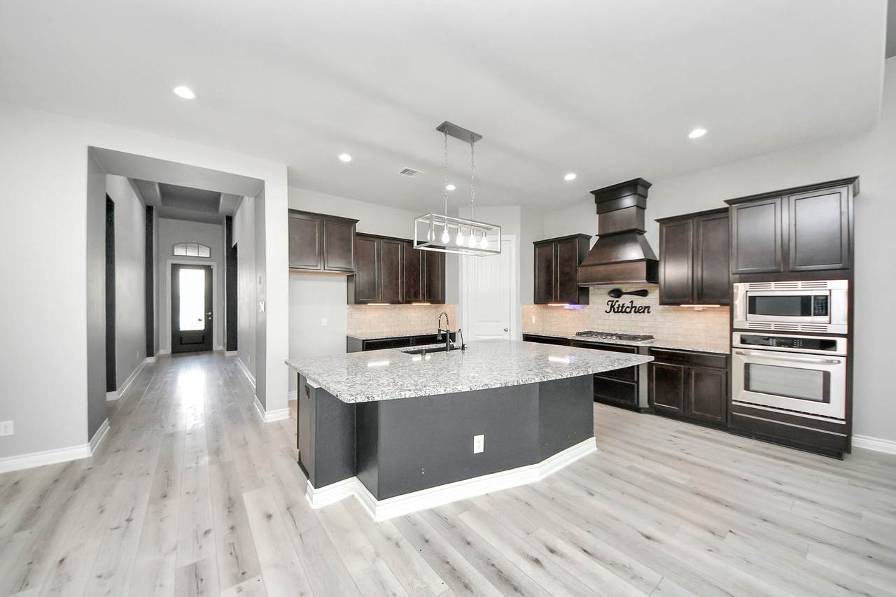 4914 Thunder Creek Lane - Photo 1