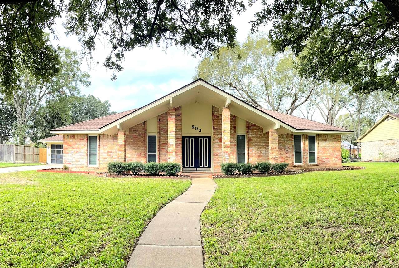 903 Carnation Street - Photo 1